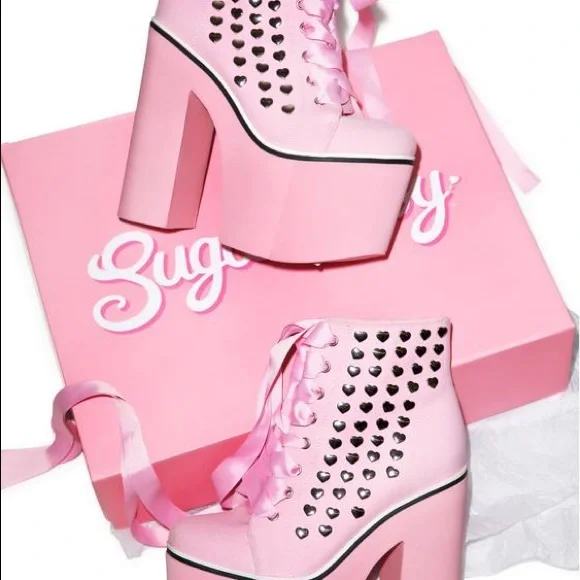 SugarBaby Kawaii Sweet Street Platforms NWB Size 9 Dolls Kill Pink Stud - Picture 3 of 7